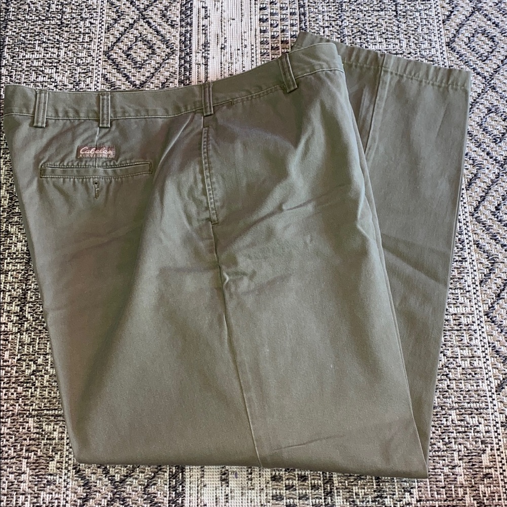 Cabela's brand olive green chino pants Size 44 Regular 100 percent Cotton (503)